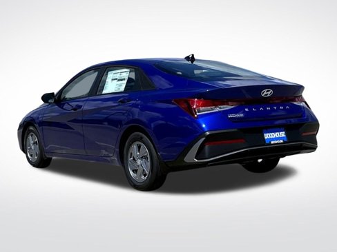 New 2025 Hyundai Elantra SE image 8