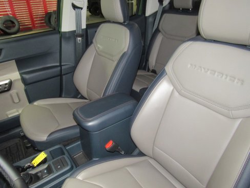 Used 2025 Ford Maverick Lariat image 22