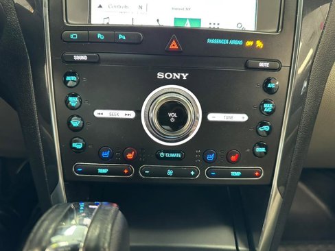 Used 2019 Ford Explorer Limited w/ Ford Safe & Smart Package image 16