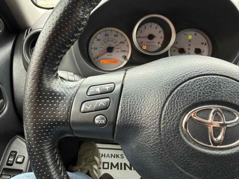 Used 2005 Toyota RAV4 4WD image 16