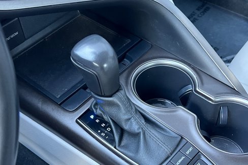 Used 2022 Toyota Camry SE image 33