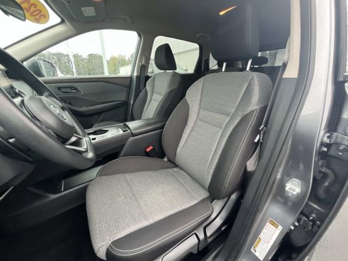 Used 2021 Nissan Rogue S image 11