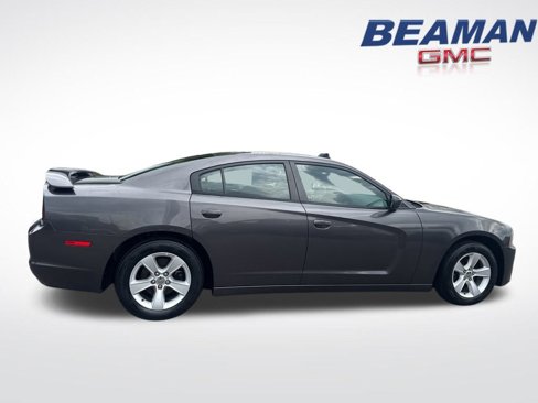 Used 2014 Dodge Charger SE image 9