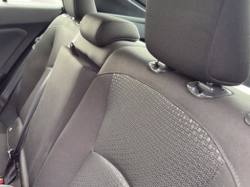 Used 2019 Toyota Prius LE image 11