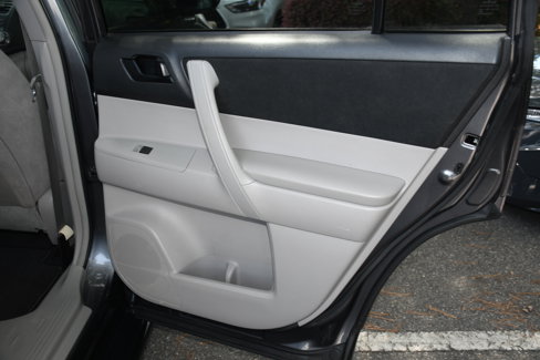 Used 2011 Toyota Highlander SE image 19
