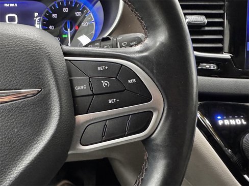 Used 2017 Chrysler Pacifica Touring-L Plus image 19