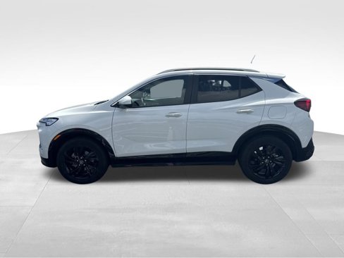 Used 2024 Buick Encore GX Sport Touring image 9