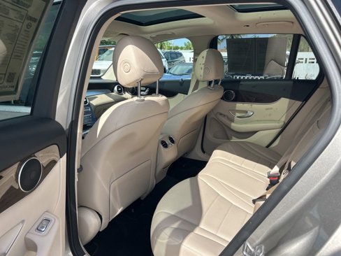 Used 2021 Mercedes-Benz GLC 300 image 31