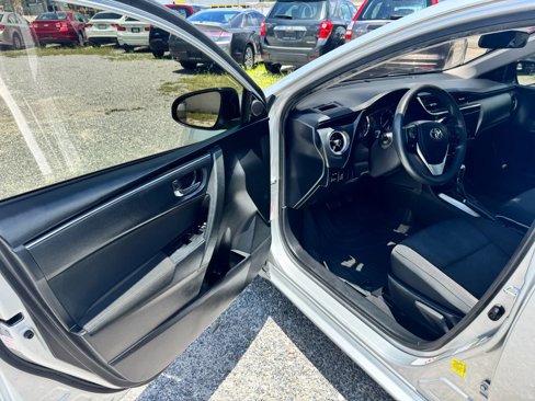 Used 2019 Toyota Corolla LE image 8