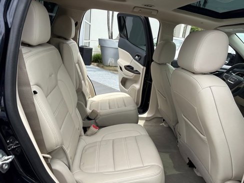 Used 2022 GMC Acadia Denali w/ Denali Ultimate Package image 24