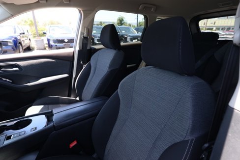 Used 2023 Nissan Rogue SV image 15