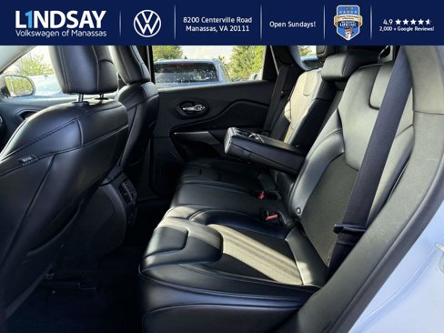 Used 2019 Jeep Cherokee Latitude Plus image 10