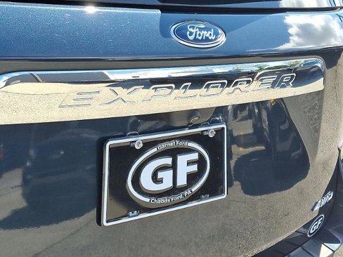 Certified 2022 Ford Explorer XLT w/ Equipment Group 202A image 34