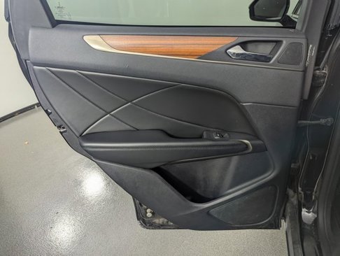 Used 2018 Lincoln MKC Reserve image 15
