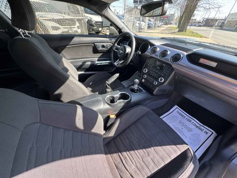 Used 2015 Ford Mustang Coupe image 24