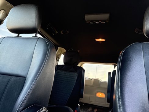 Used 2019 Dodge Grand Caravan SXT image 10