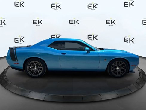 Used 2016 Dodge Challenger R/T Scat Pack w/ Leather Interior Group image 2