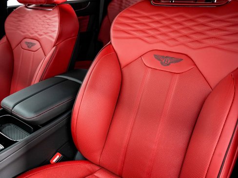 New 2025 Bentley Bentayga image 18