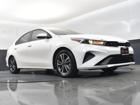 Used 2023 Kia Forte LXS image 35