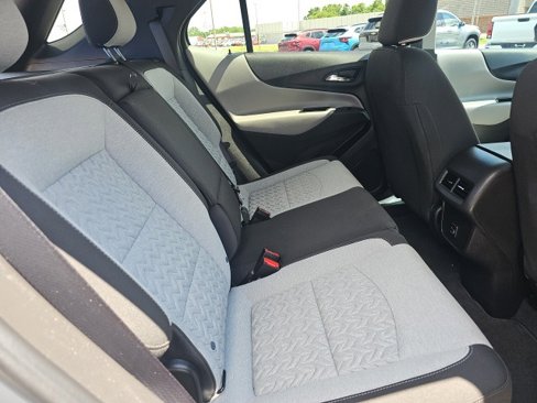 Used 2023 Chevrolet Equinox LT w/ Driver Convenience Package image 15
