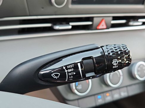 Certified 2024 Hyundai Elantra SE image 23