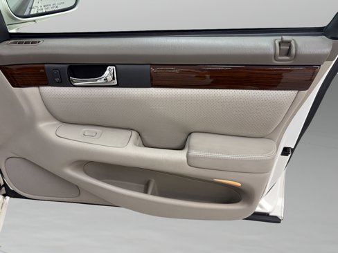 Used 1998 Cadillac Seville STS w/ Heated Seats Pkg image 33