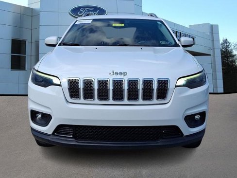 Used 2019 Jeep Cherokee Latitude w/ Popular Appearance Group image 2