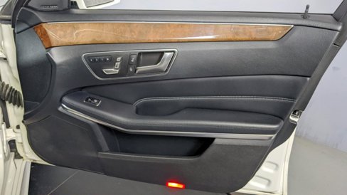 Used 2014 Mercedes-Benz E 350 4MATIC Sedan image 30