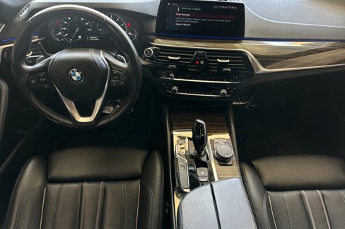 Used 2019 BMW 530i w/ Premium Package image 28