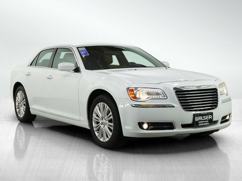 Used 2014 Chrysler 300 AWD w/ Driver Convenience Group image 7