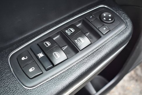 Used 2017 Chrysler 300 S w/ 300S Premium Group image 9