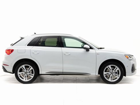 Used 2021 Audi Q3 2.0T Premium Plus image 2