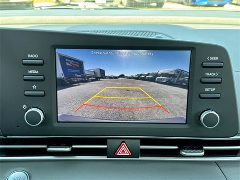 Used 2023 Hyundai Elantra SEL image 17