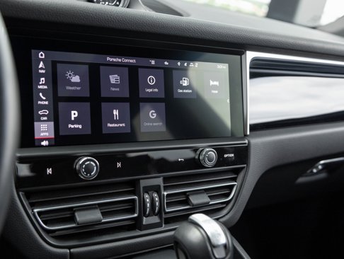 Certified 2024 Porsche Macan image 25