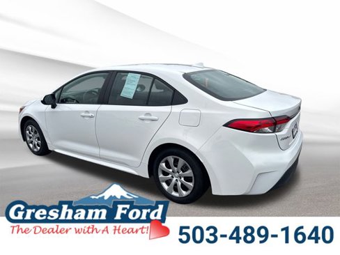 Used 2024 Toyota Corolla LE image 3