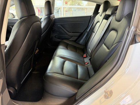 Used 2018 Tesla Model 3 Long Range image 10