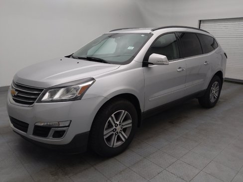 Used 2017 Chevrolet Traverse LT image 2