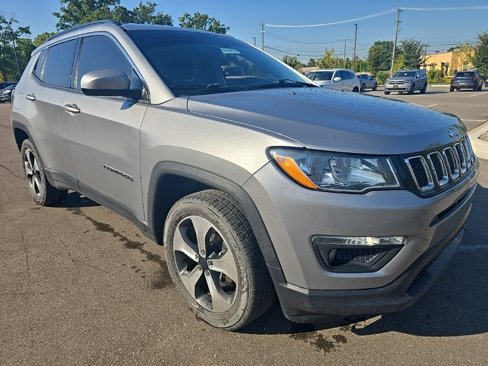 Used 2017 Jeep Compass Latitude w/ Popular Equipment Group image 3