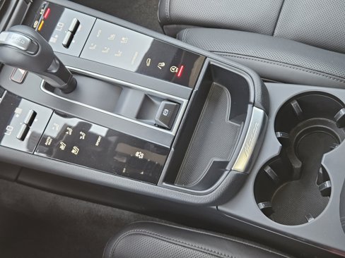 Certified 2024 Porsche Macan image 29