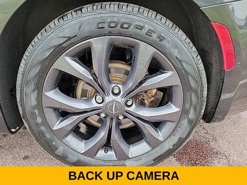 Used 2018 Chrysler Pacifica Limited image 11