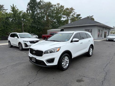 Used 2016 Kia Sorento LX w/ LX Convenience Package image 3
