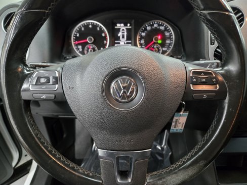Used 2015 Volkswagen Tiguan S image 15