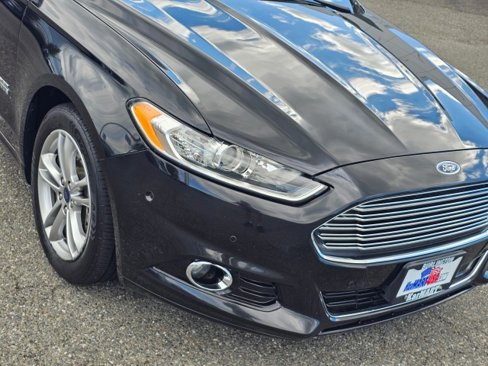 Used 2016 Ford Fusion Energi Titanium w/ Driver Assist Package image 9