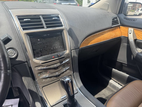 Used 2014 Lincoln MKX AWD w/ Equipment Group 101A image 14