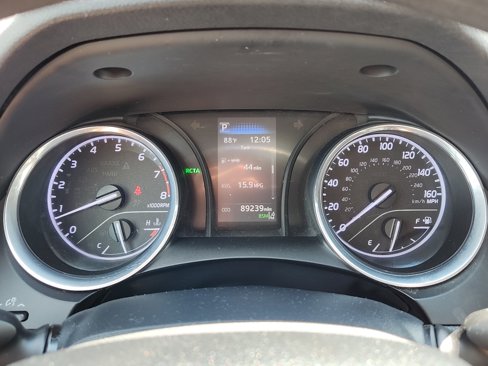 Used 2020 Toyota Camry LE image 13