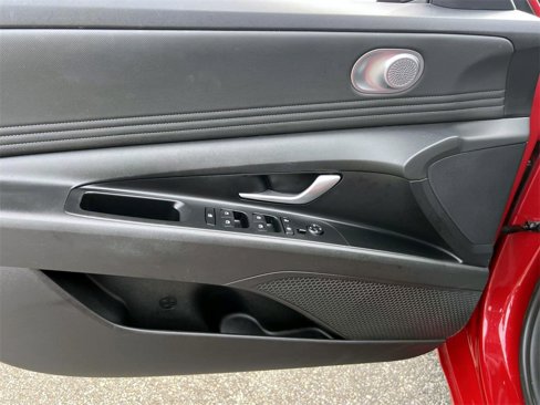 Certified 2023 Hyundai Elantra SEL w/ Convenience Package image 16