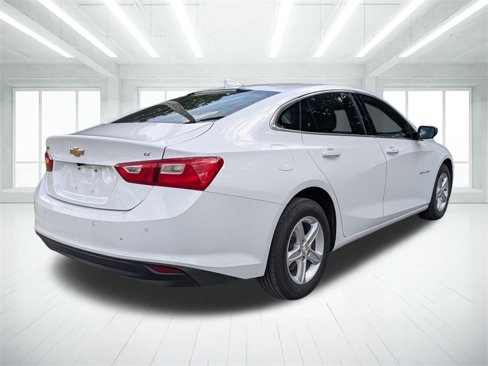 Used 2024 Chevrolet Malibu LT image 3