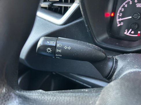 Used 2021 Toyota Corolla LE image 21