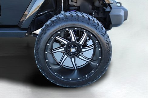 Used 2017 Jeep Wrangler Unlimited Sahara w/ Connectivity Group image 29