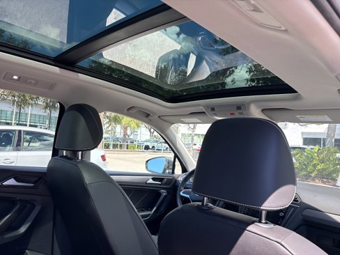Certified 2023 Volkswagen Tiguan SE w/ Panoramic Sunroof Package image 8